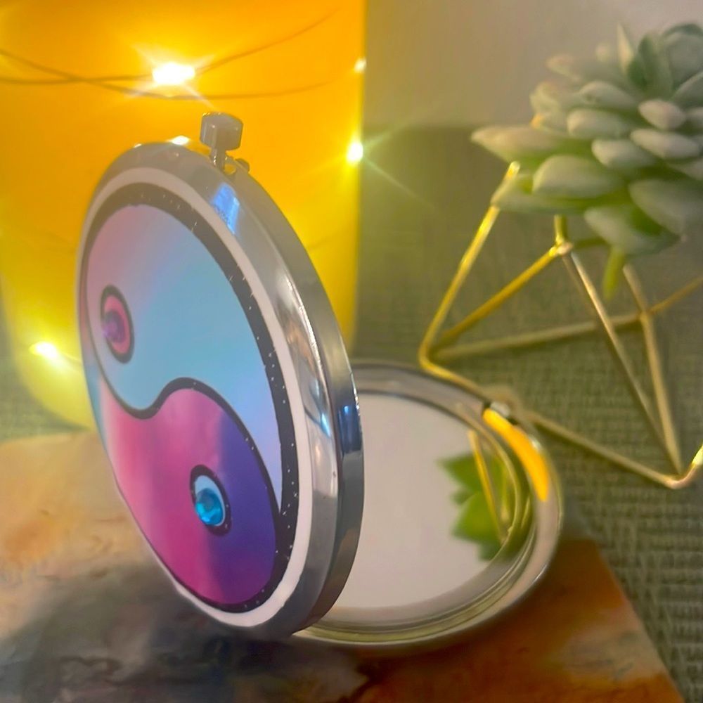 #21zen NWOT Artisan Purple Crystal Yin Yang Compact Makeup Mirror💄
